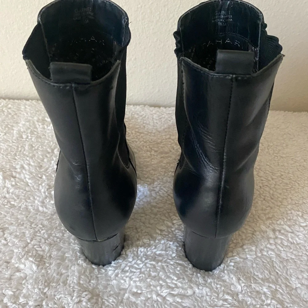 Tahari Garnet Women’s Black Leather Roundtoe Ankle Block Heel Boots Size 9.5 M - Picture 15 of 15